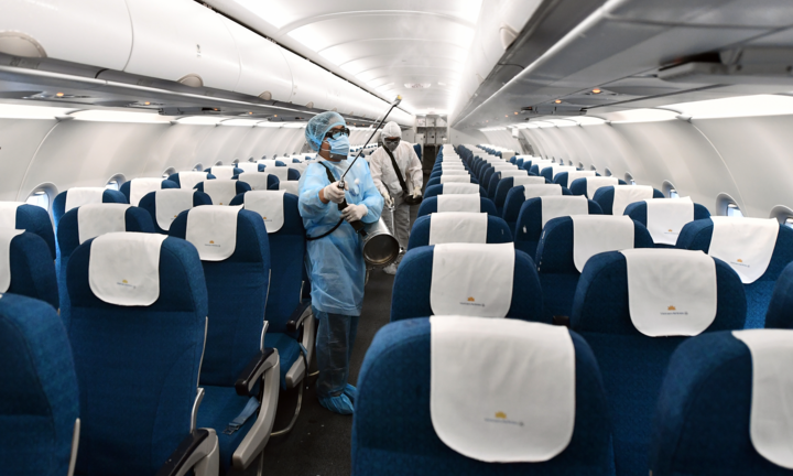 Vietnam Airlines thực hiện nghiêm công tác khử trùng máy bay đề phòng dịch corona